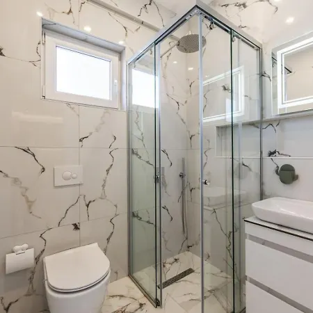 Stone By Pikhost Appartement *