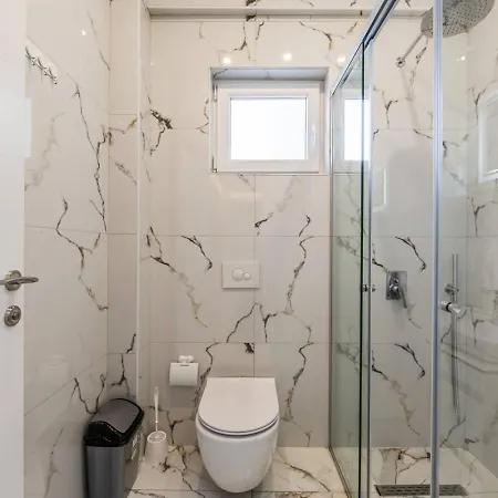 Stone By Pikhost Apartment
