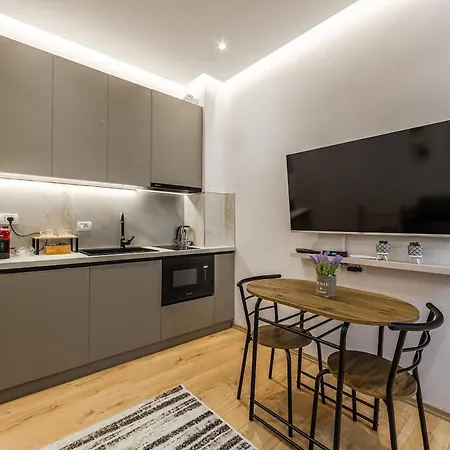 Apartment Stone By Pikhost Gjirokaster